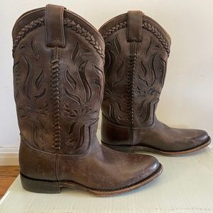 Never worn Frye Wyatt Women's Western boots 7.5M